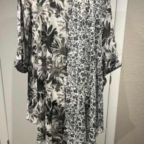 dressy blouse sheer lightweight button closure - Picture 14 of 15